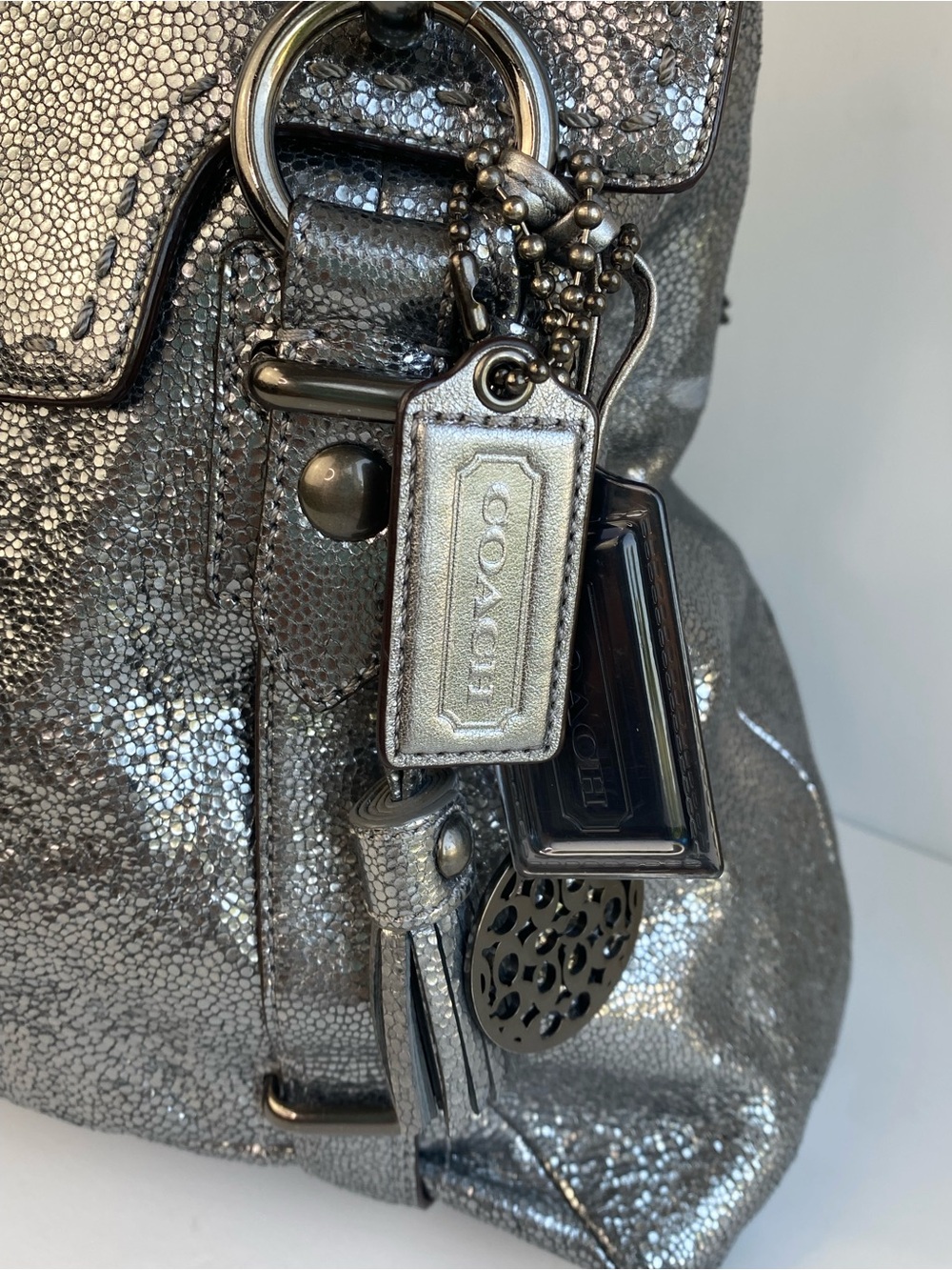 Coach XL Limited Edition Metallic Turnlock Silver Carryall Shoulder Bag - Picture 4 of 16